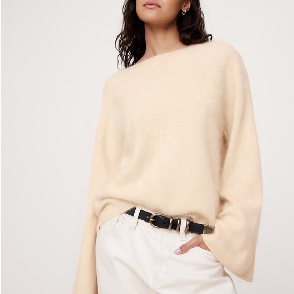 Banana Republic Cream Womens M Boatneck Brushed Cashmere Flare-Sleeve Sweater